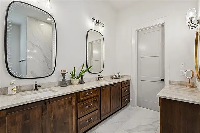 141 Bay Tree Manor Dr — Photo 12