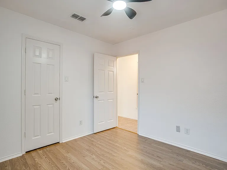 5323 Northridge Blvd — Photo 38