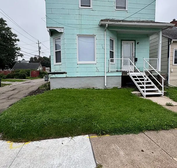 219 W 15th St — Photo 1