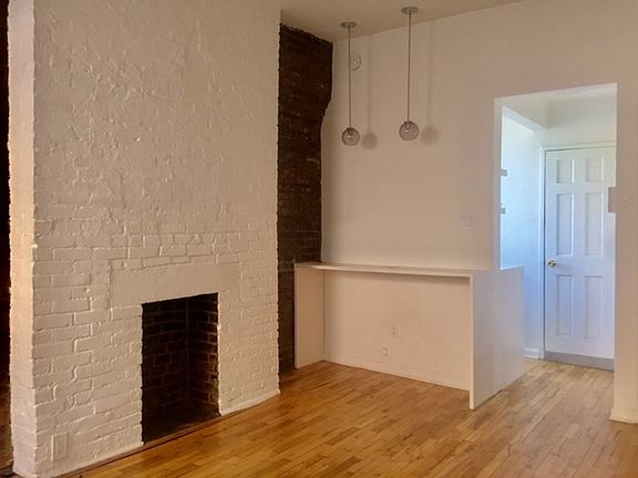 3rd image of 283 Bleecker St APT 4B