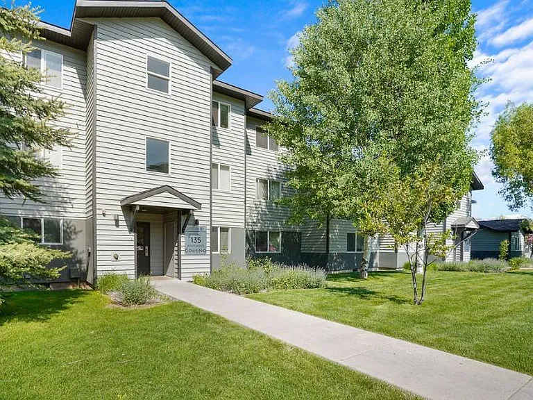 Latitude 43 — Photo 21