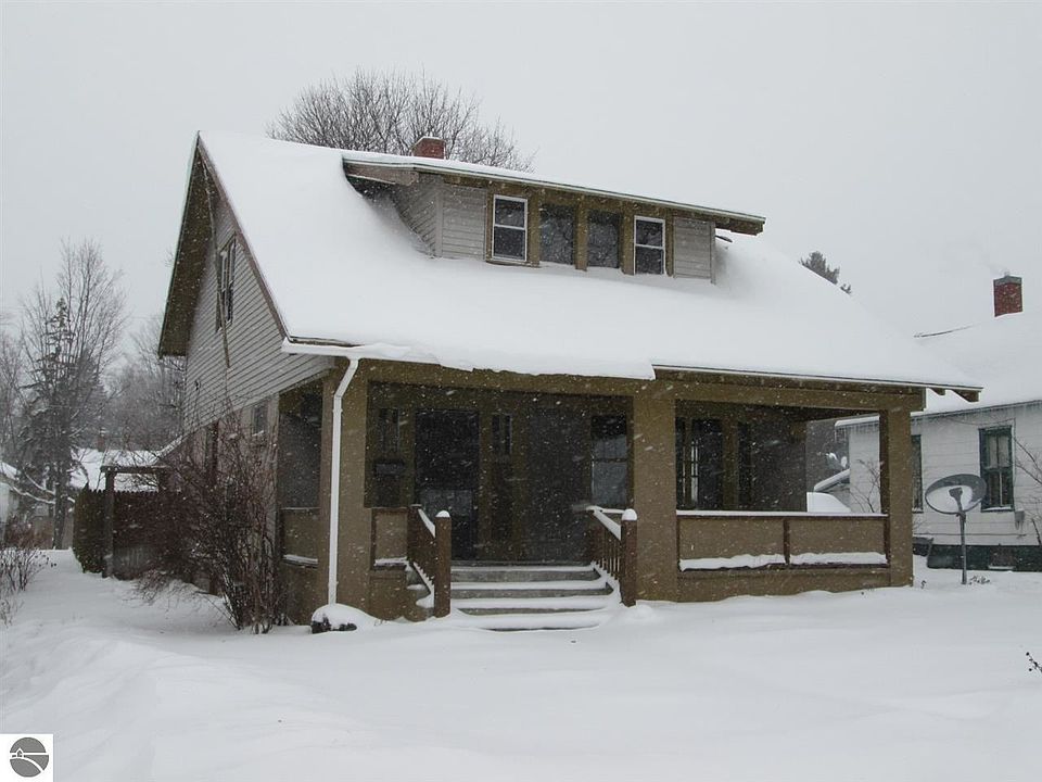1st image of 213 Hobart St