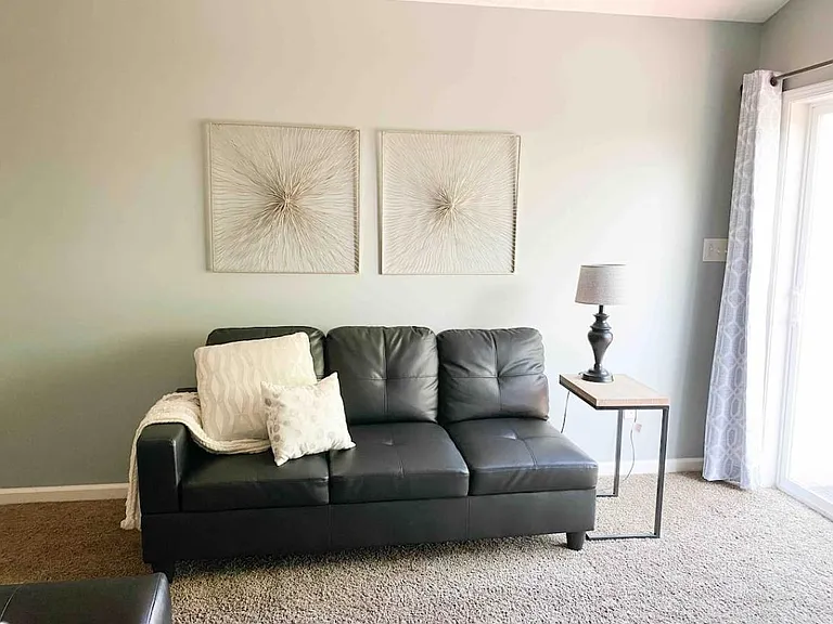 458 Vernon Pl — Photo 5
