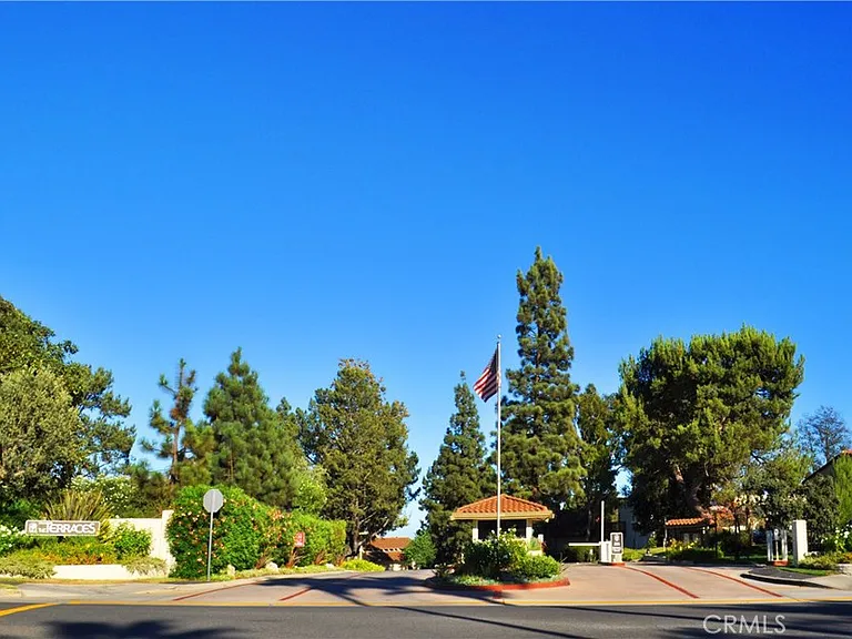 91 Cypress Way — Photo 24