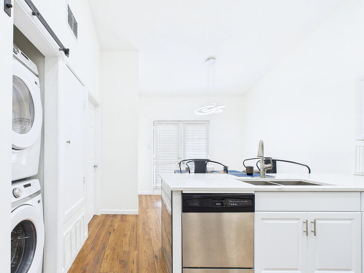 2216 San Gabriel St Apt 305 — Photo 4