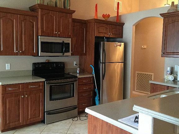 3rd image of 1039 Garland Ave