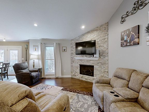 5th image of 312 Oak View Ln
