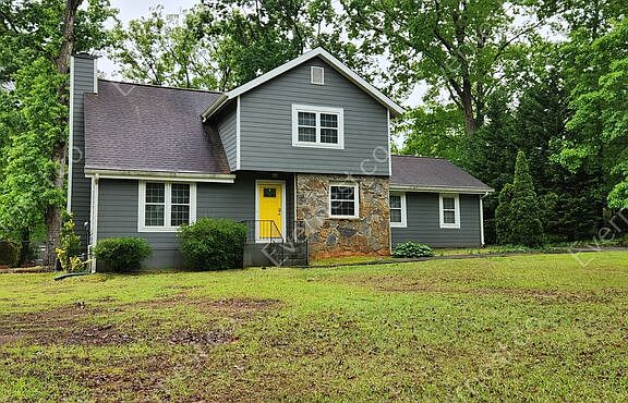 2nd image of 840 Winfield Ct SW