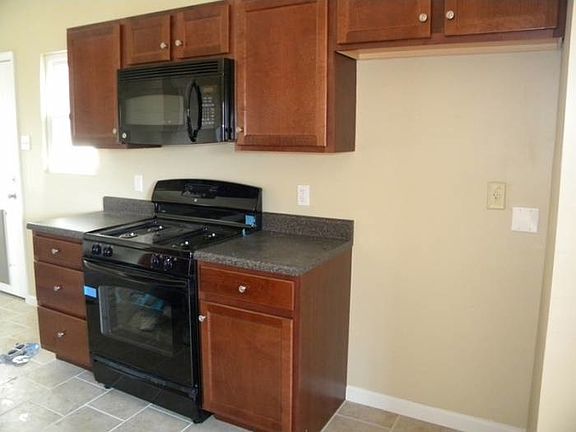 4th image of 45 Waterford Dr