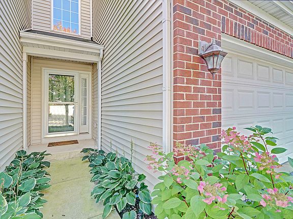 3rd image of 1039 N South Elgin Blvd