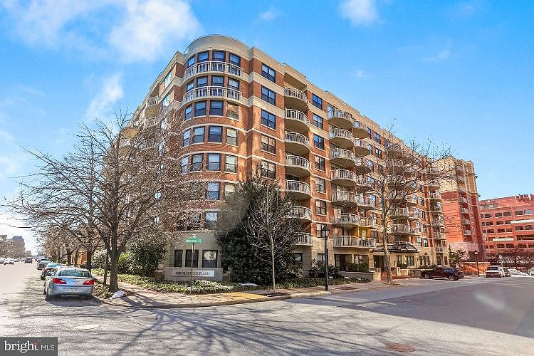 1st image of 1200 Braddock Pl APT 305