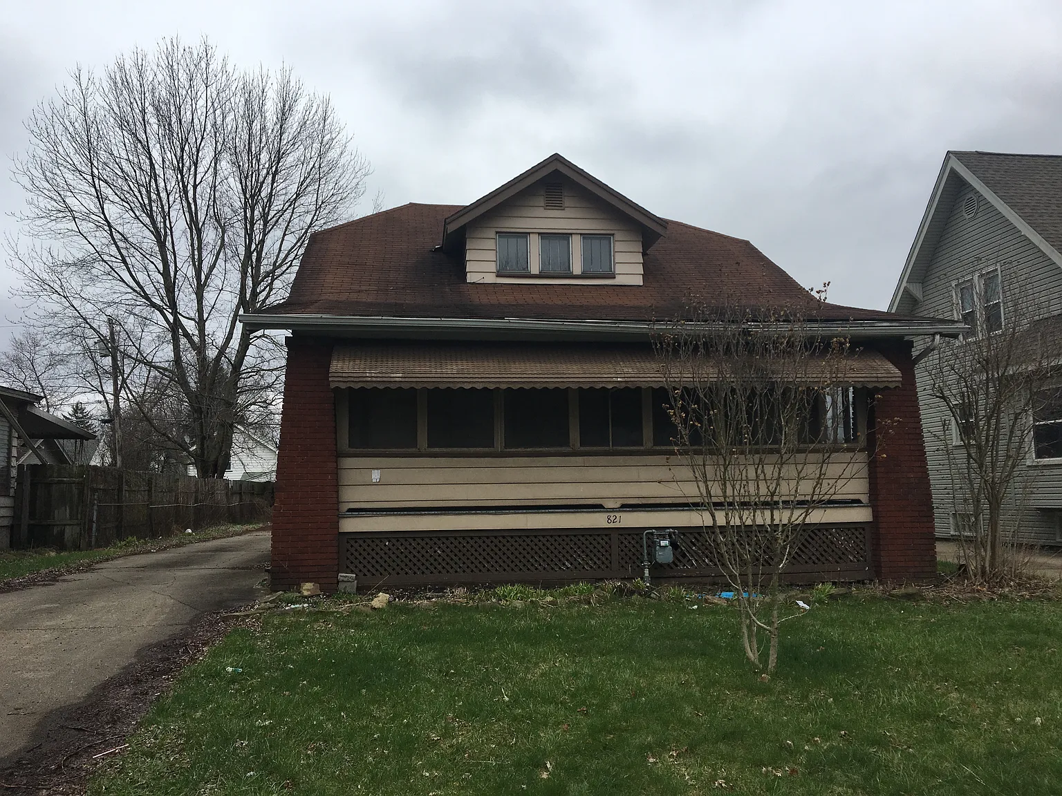 821 Woodbine Ave SE photo 1