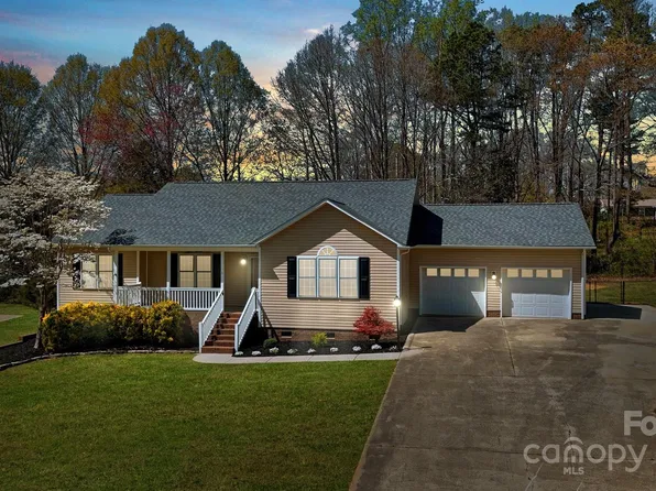 6 Valley St, Granite Falls, NC 28630