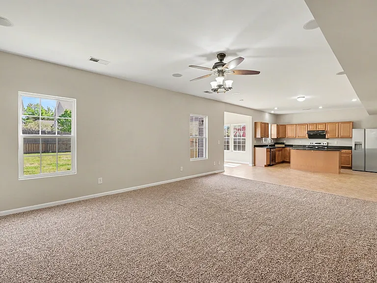1042 Countess Ln — Photo 10