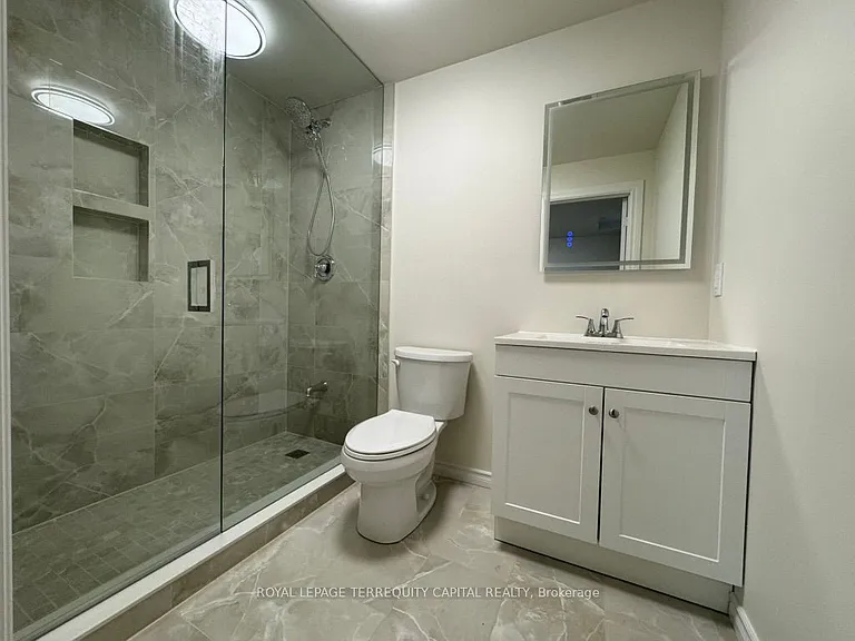 127 Birkhall Pl #LOWER — Photo 13