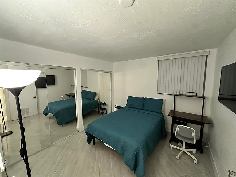 102 SW 6th Ave #206 — Photo 1