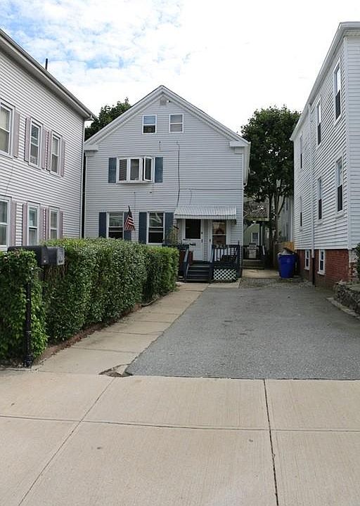 2nd image of 258 3rd St