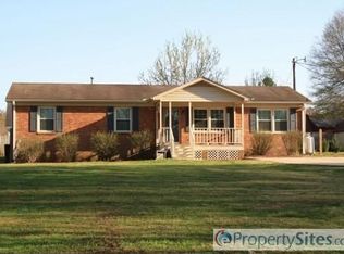 1108 Pinoak Rd, Greensboro, NC 27455