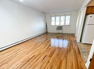 32-18 44th St #3A, Astoria, NY 11103