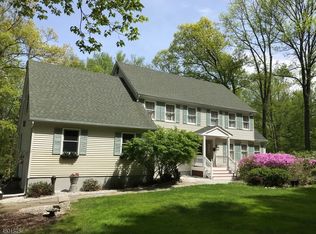 22 Cider Mill Ln, Long Valley, NJ 07853