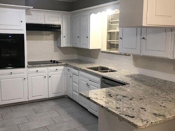 2nd image of 407 Holman Ln