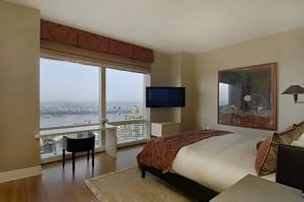 Rented by Douglas Elliman | media 36