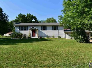 4418 NW Sioux Ln, Topeka, KS 66618