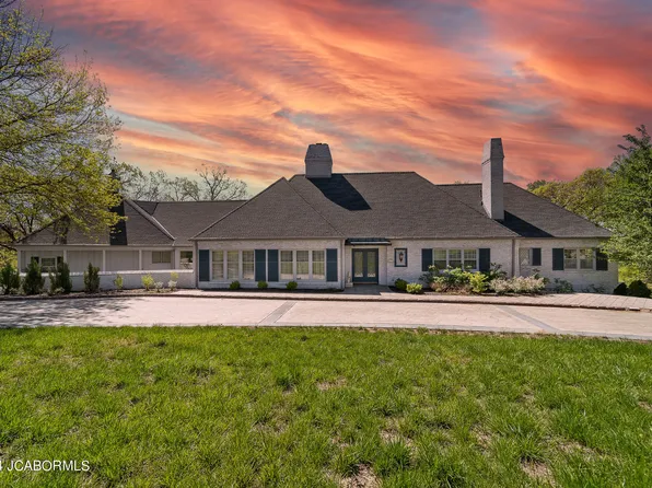 3329 Country Club Dr, Jefferson City, MO 65109
