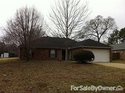 Front of home at 130 Scott Drive