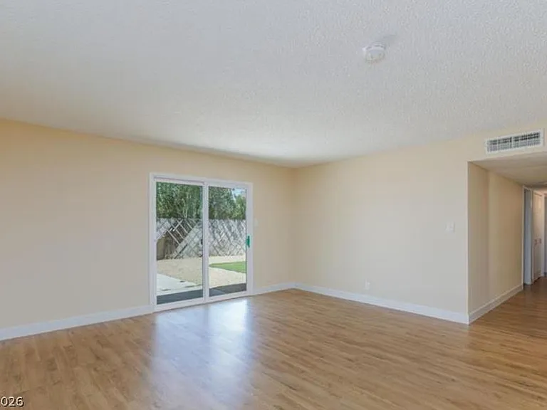 6320 Shawnee Ave — Photo 14