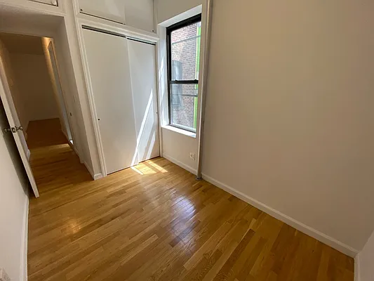 Rented by GreenVill Real Estate LLC | media 8