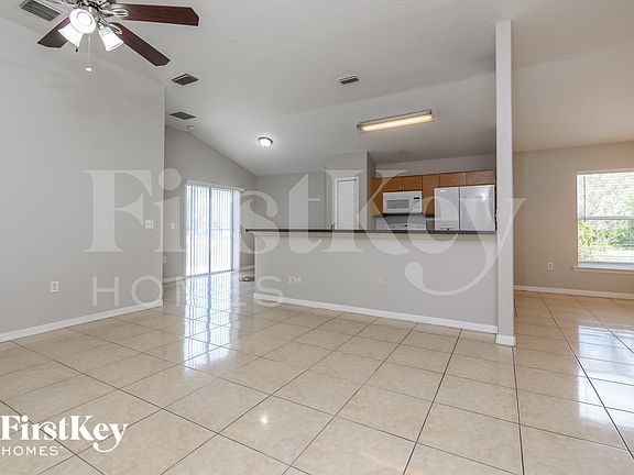 3rd image of 557 Peace Dr