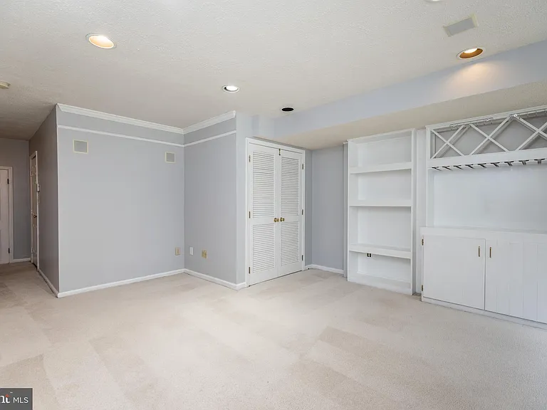 872 N Waterford Ln — Photo 12
