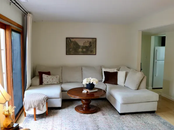 5440 SW 12th Ter APT 2, Topeka, KS 66604