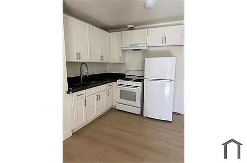 15477 Moorpark St #5 Photo 1