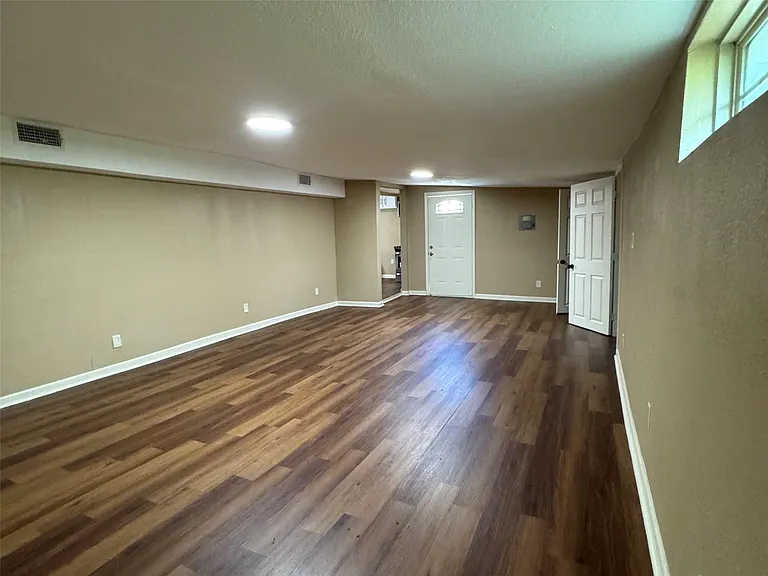 1311 Pershing St — Photo 9