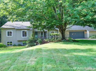 6912 Maplecrest Dr SE, Grand Rapids, MI 49546