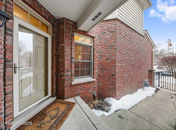 3rd image of 1151 Lisle Pl