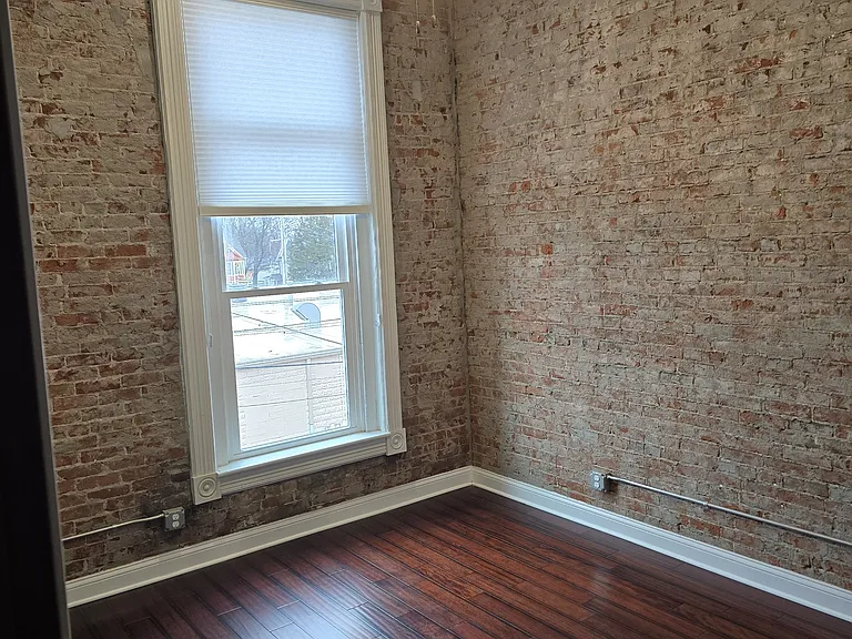 1104 6th St #203 — Photo 3