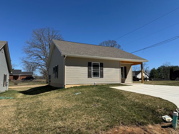 2nd image of 1208 White Tailed Way