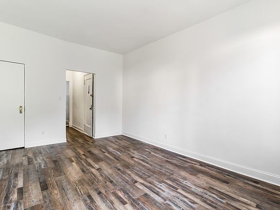 4th image of 415 W 46th St APT 4C