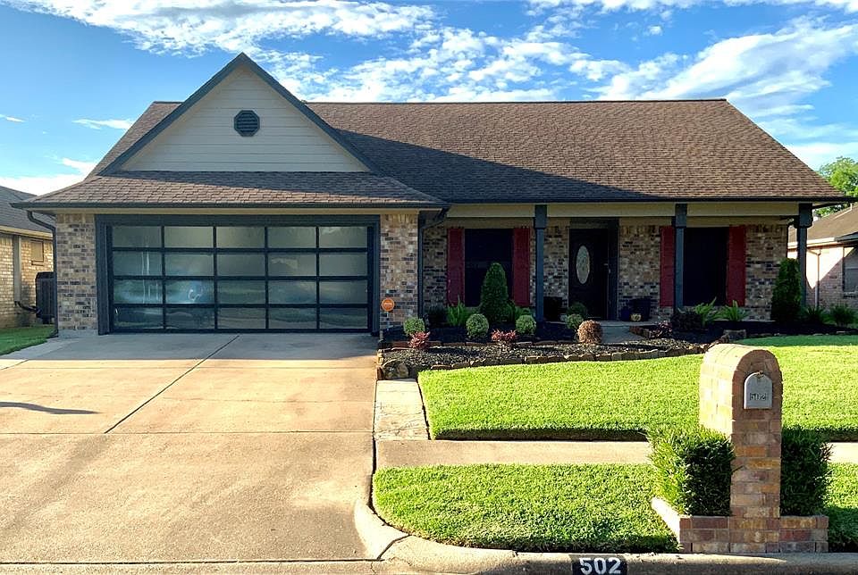1st image of 502 Yorkshire Ct