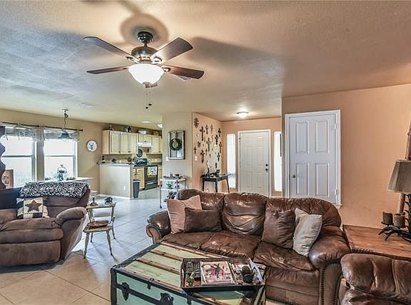 4th image of 10917 McKinley Dr
