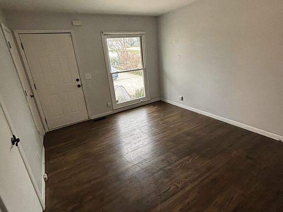 4th image of 677 Westboro Dr