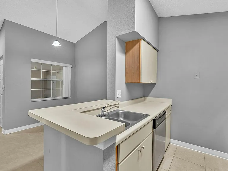 5200 NW 31st Ave #43 — Photo 7