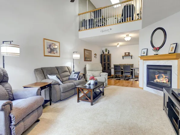 1644 Meadow Pl, Shakopee, MN 55379