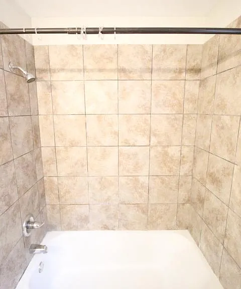 2436 Huntleigh Dr — Photo 7