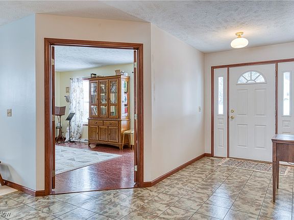 3rd image of 209 Canfield Dr
