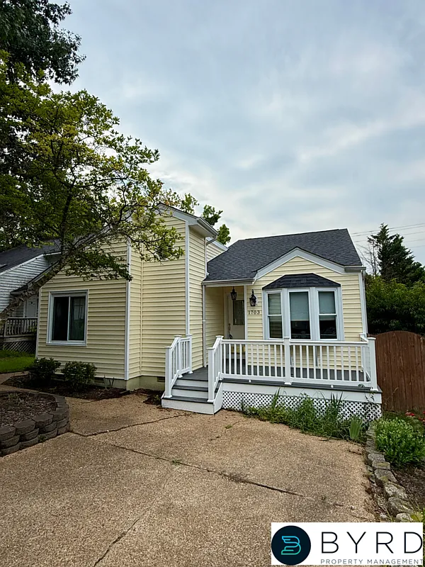 3 bed, 2.0 bath, 1424 sqft, $2,250 — Photo 1