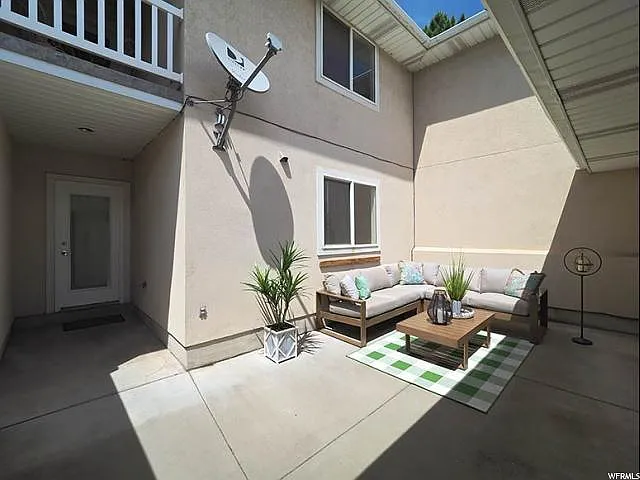 860 E Sego Ave — Photo 3